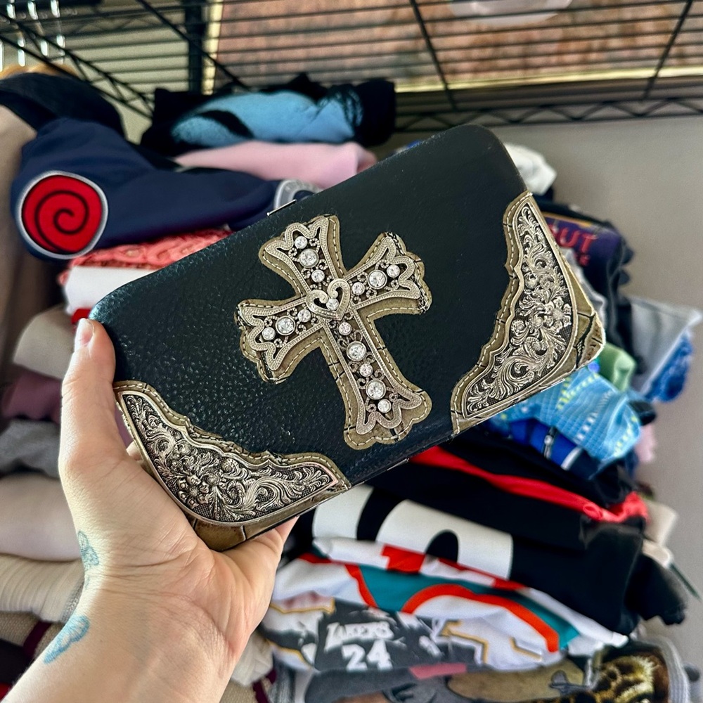 Cross leather clutch